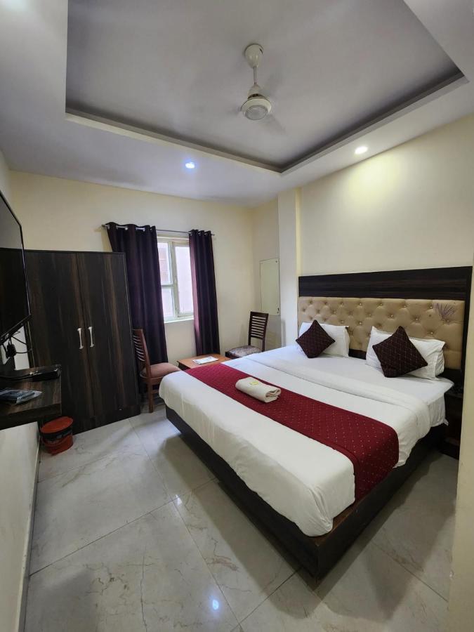 Hotel Ambe Inn By Ambience Delhi Igi Airport Nuova Delhi Esterno foto