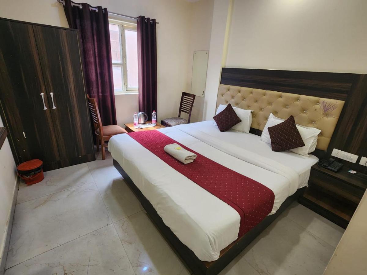Hotel Ambe Inn By Ambience Delhi Igi Airport Nuova Delhi Esterno foto