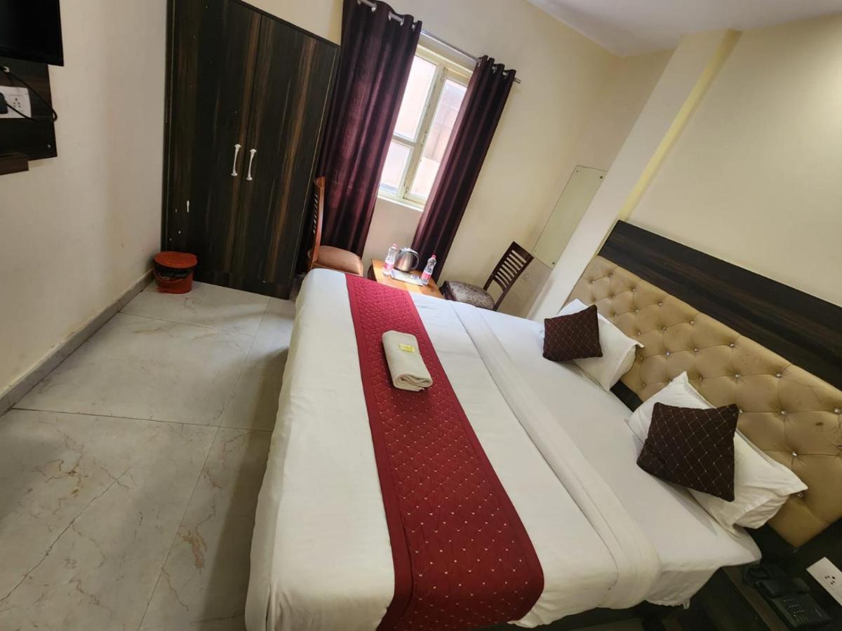 Hotel Ambe Inn By Ambience Delhi Igi Airport Nuova Delhi Esterno foto