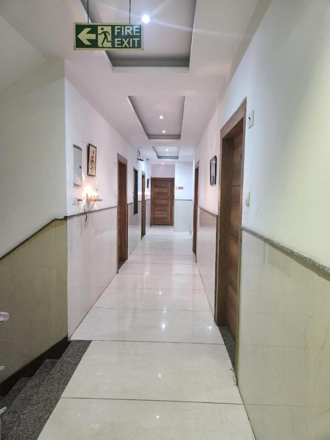Hotel Ambe Inn By Ambience Delhi Igi Airport Nuova Delhi Esterno foto