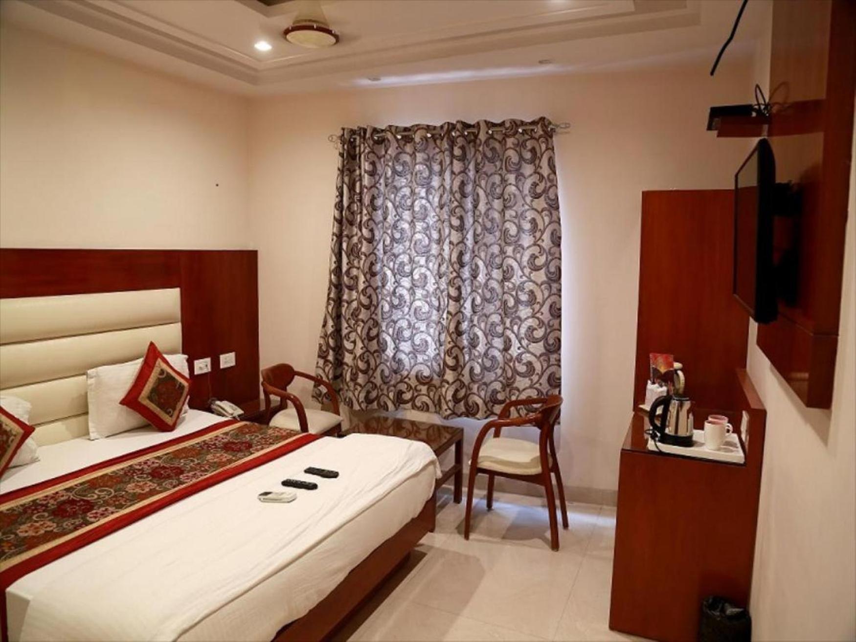 Hotel Ambe Inn By Ambience Delhi Igi Airport Nuova Delhi Esterno foto