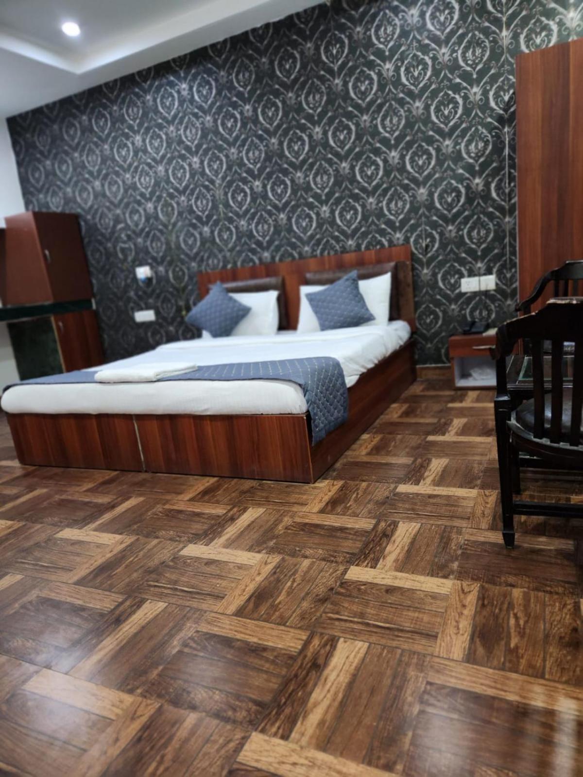 Hotel Ambe Inn By Ambience Delhi Igi Airport Nuova Delhi Esterno foto