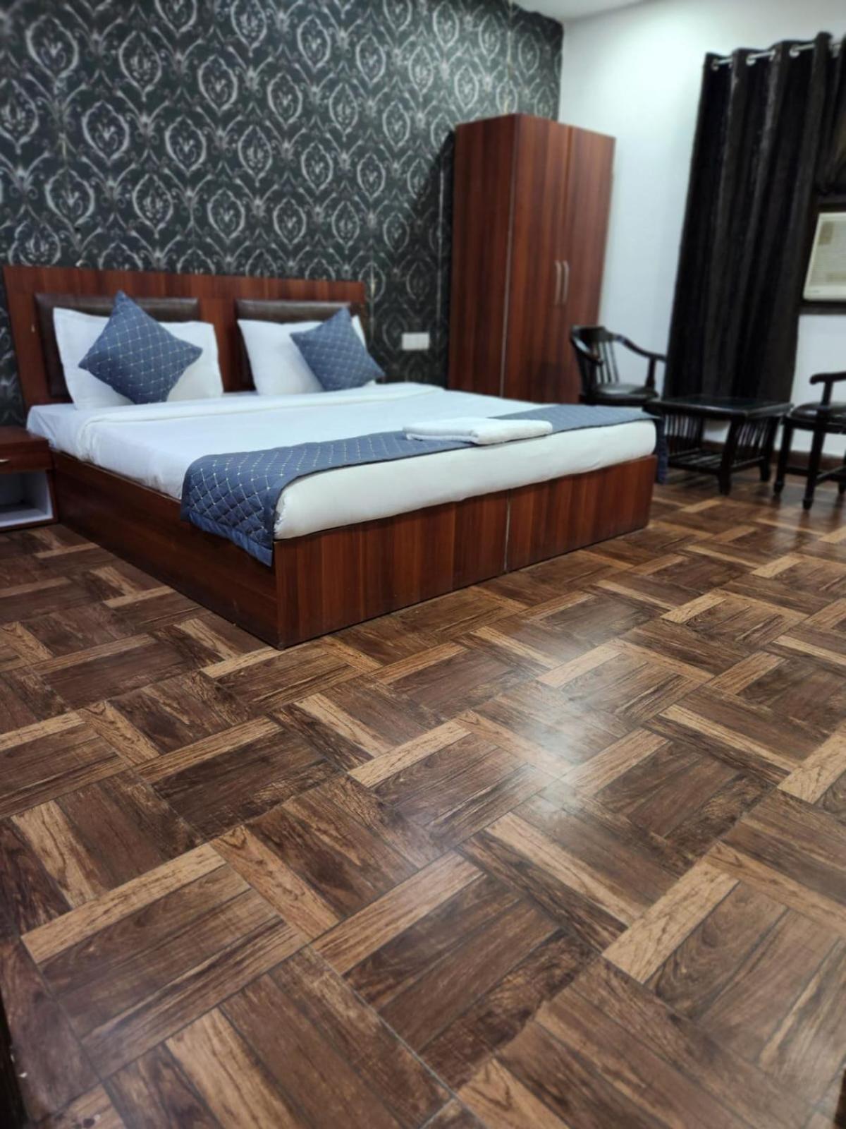Hotel Ambe Inn By Ambience Delhi Igi Airport Nuova Delhi Esterno foto